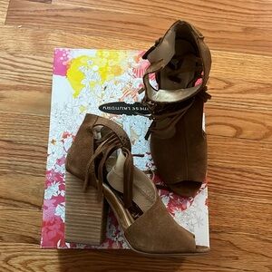 Chinese Laundry women’s suede heels